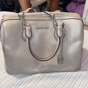 Micheal Kors Purse